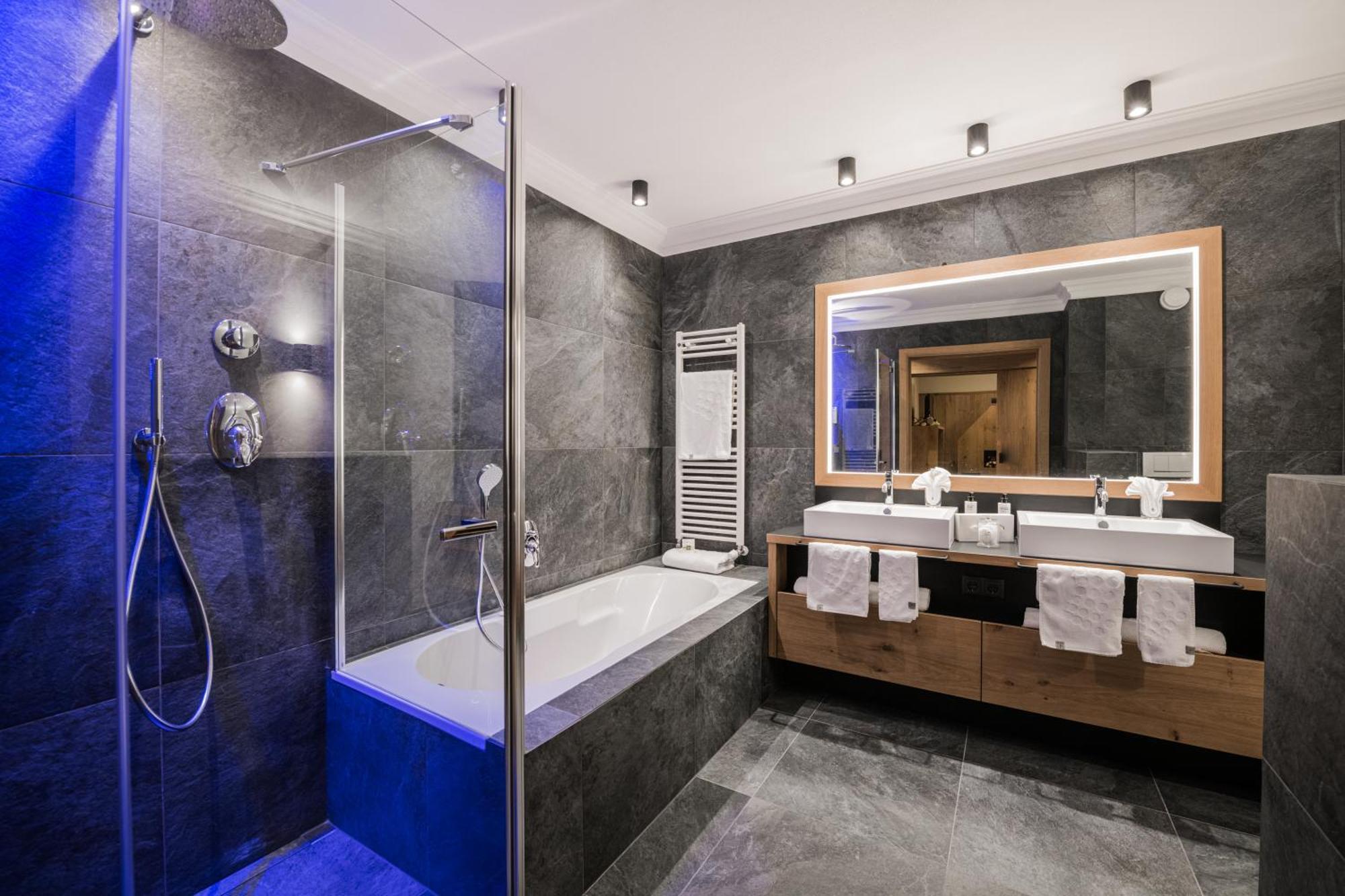 Majestic - Unique Spa Resort Brunico Exteriér fotografie